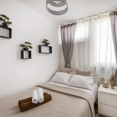 Palladium View Point Apartment *